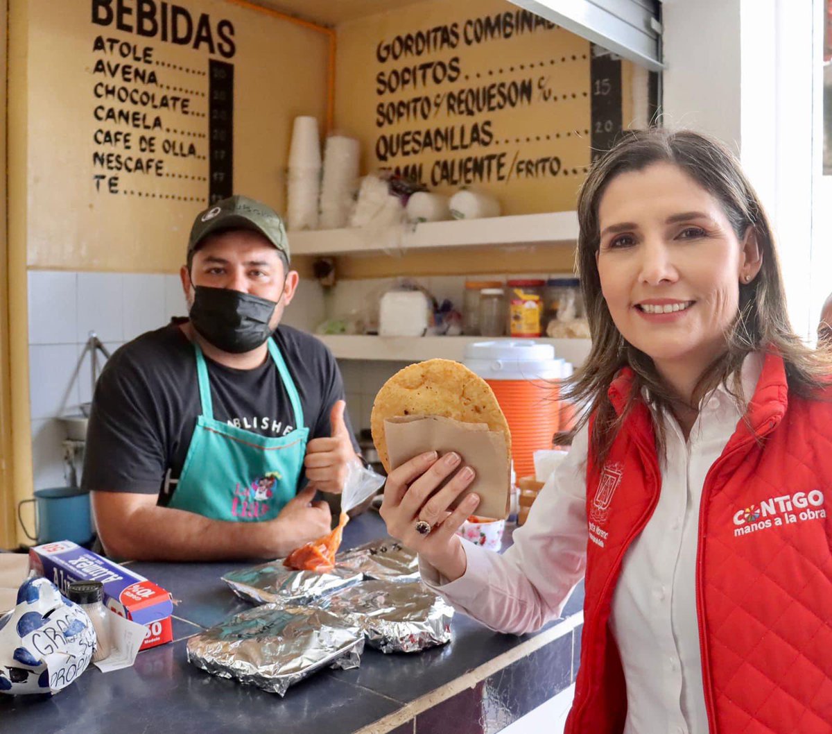 ColimaMunicipio's tweet image. Estas #VacacionesDePascua vive la tradición, sabor y color de #Colima en sus mercados😋

Come, ama ¡#ViveColima ❤️!