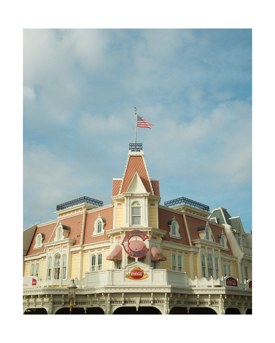somewareatdiz's tweet photo. Main Street USA https://t.co/Bh3kn2rKTf
