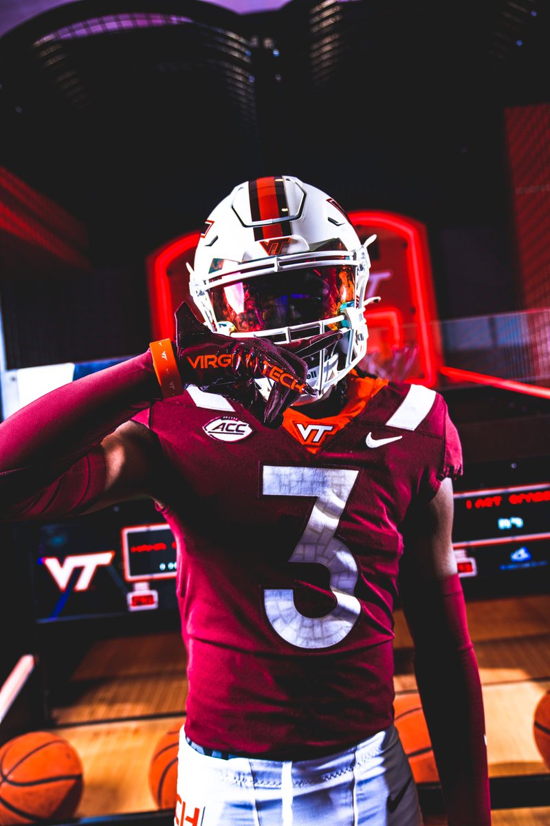 KelvinHunter_3's tweet photo. DBlock?🦃 #gohokies @CoachPrioleauVT @CoachPryVT https://t.co/sJ1nmo4o0P