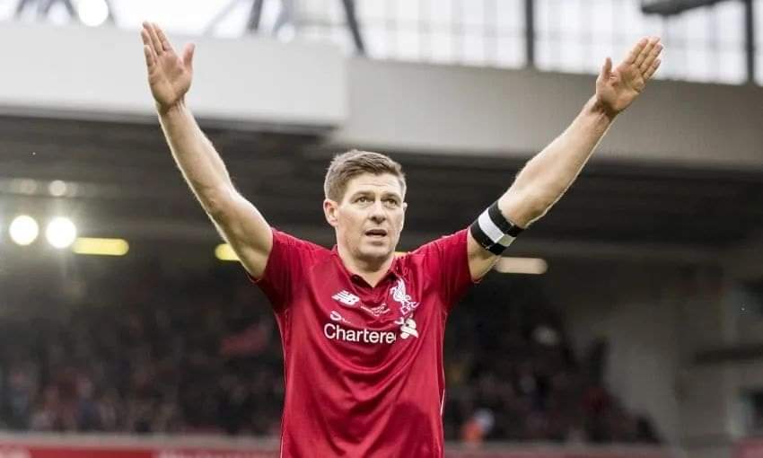 Sir Alex Ferguson had Scholes, but tried to sign Steven Gerrard. José Mourinho had Lampard, but still tried to sign Steven Gerrard. Liverpool had Steven Gerrard and didn’t even look the way of Scholes or Lampard. Says a lot, that. Gerrard’s the best English midfielder ever.