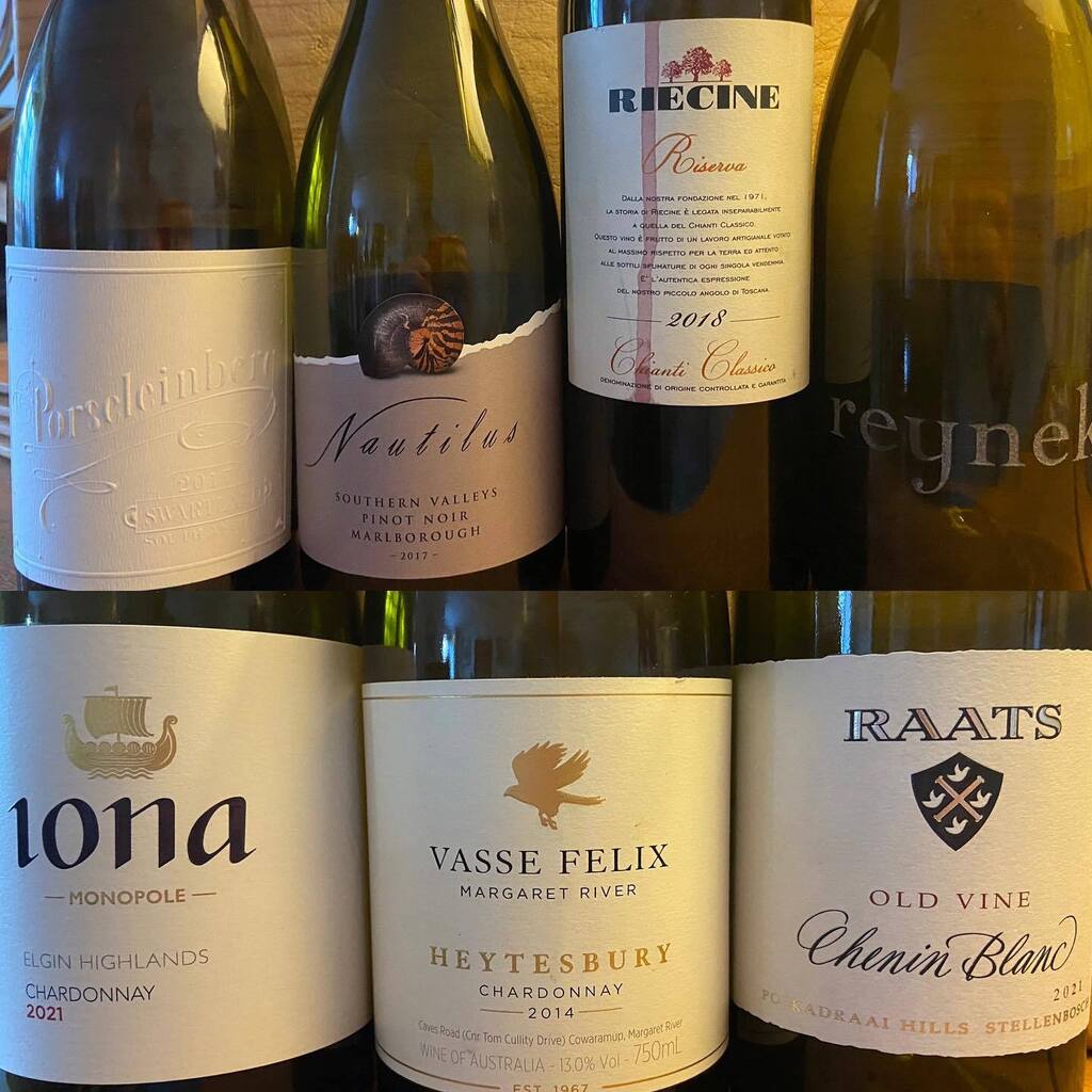 Easter weekend bottles 🍷⭐️

#easter #easterwines #pinotnoir #syrah #sangiovese #chardonnay #cheninblanc #chianti #stellenbosch #swartland #margaretriver #marlborough instagr.am/p/Cq3anjttecp/