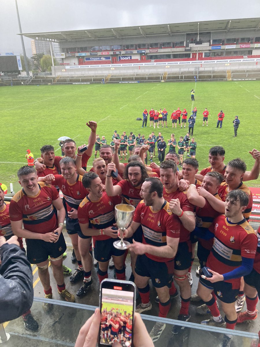 Will_Thompson7's tweet photo. Congratulations to @Ballyclare_RFC on winning the @bankofireland Towns Cup against #ClogherValley at the @KingspanStadium 
Some great rugby played - well done to both teams and in particular @MikeOMK12 and his @Ballyclare_RFC team 👏👏🥇🏆 https://t.co/QFldRFP7Ot