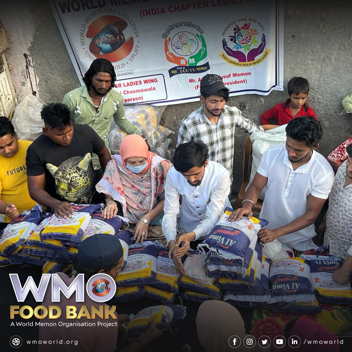 wmoworld's tweet photo. Ration Bags to slum areas in Malad Malwani, Nalasopara and Vasai #WMONIC → https://t.co/JGdfJtsGFe https://t.co/0dLKr2bujo