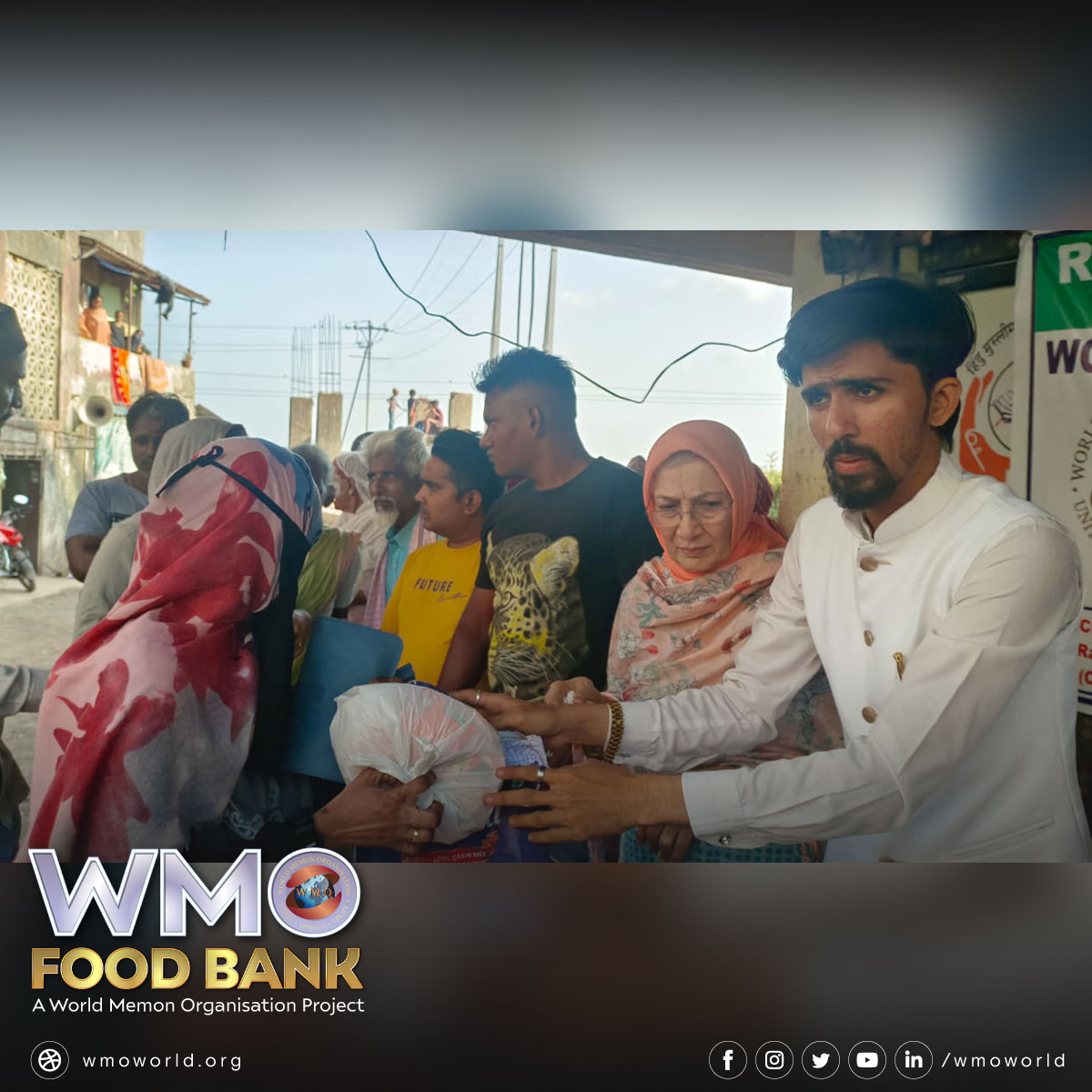 wmoworld's tweet photo. Ration Bags to slum areas in Malad Malwani, Nalasopara and Vasai #WMONIC → https://t.co/JGdfJtsGFe https://t.co/0dLKr2bujo
