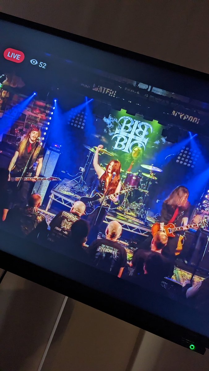 MadWomanTrying's tweet photo. Martyn and i sadly couldn't get to Blackpool this weekend as planned, but @TheWaterloo_BPL live streamed @BBATBDofficial π€π€ #bethbladeandthebeautifuldisasters #bethblade #mythosconfessiontragediesandlove the show was EPIC!!! https://t.co/4UUHDBnDFj