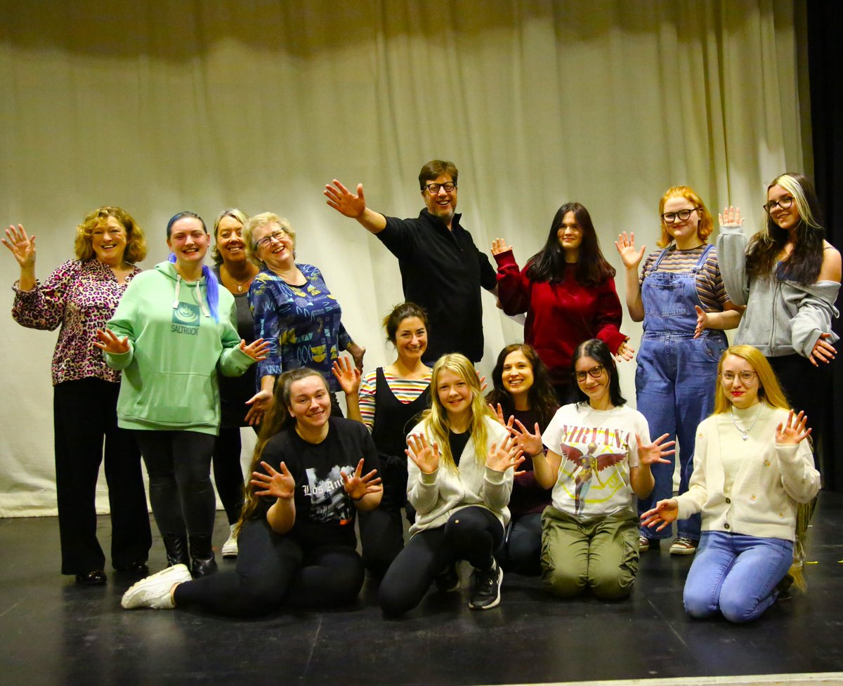 S'foot Footlights (@sfootlights) on Twitter photo Introducing Beth Rowe as Cha Cha, and our chorus!
Beth joined us for panto, and loves the confidence performing brings!
Our chorus is no less important than the main cast, and we are so lucky to have so many talented new people this year!
Get tickets here! linktr.ee/sfootlights Introducing Beth Rowe as Cha Cha, and our chorus!
Beth joined us for panto, and loves the confidence performing brings!
Our chorus is no less important than the main cast, and we are so lucky to have so many talented new people this year!
Get tickets here! linktr.ee/sfootlights