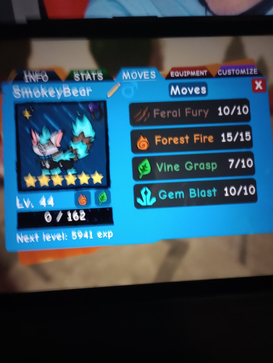 @LionOfLife1 partybugs for lower lvl wild doodles junis arsonist pandas normal trait and hattrix and buket are ht also movesets i can also send the equips if you want theyre also all stat candied - bug ofc