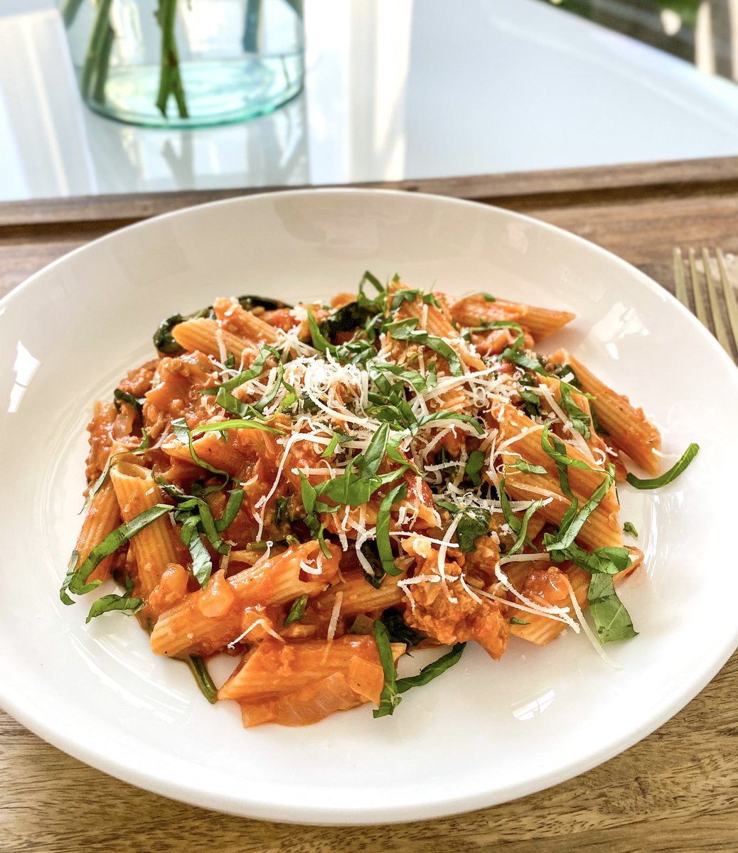 Satisfy your cravings with this Vegan Sausage Pasta - a hearty and delicious meal! 🌱Recipe: consciously-vegan.com/vegan-sausage-…

#VeganRecipe #VeganPasta #MeatlessMonday