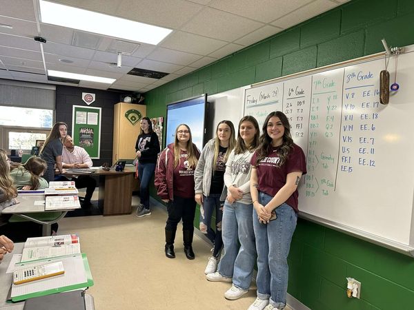 LeslieCoATC's tweet photo. Thank you Mountain View Elementary Stinnett Elementary School W.B. Muncy Elementary and Hayes Lewis School for allowing us to come and talk about the career pathways available at the Leslie County ATC. We had a great time!!📷 https://t.co/dONCR4oNz7