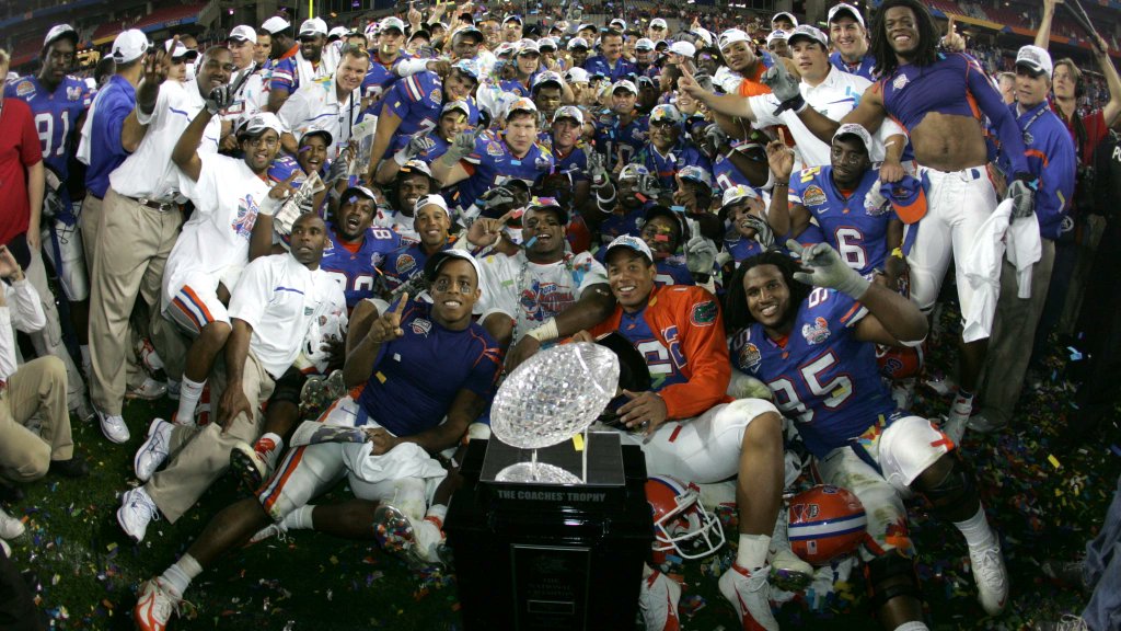 CBSSportsCBB's tweet image. The only school to win a national championship in football and men's basketball in the same season: @FloridaGators 🏆