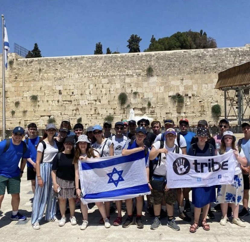 Tribe stand with the Dee family, who lost their wife/mother, Lucy, &amp; daughters Maia&amp;Rina in a terrorist attack. We're joining Rabbi Leo Dee's call &amp; sharing a picture of an Israeli flag. Together we stand with the people of Israel and together we stand united against terror.