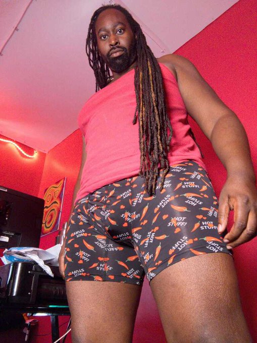 Hello down there!   Keep looking up.  #6foot7 #black #dreads #tallmen https://t.co/QWHadJLW2y https://t<a href="/tag/6foot7"class="tags">#6foot7</a><a href="/tag/black"class="tags"><span>#black</span></a><a href="/tag/dreads"class="tags"><span>#dreads</span></a><a href="/tag/tallmen"class="tags"><span>#tallmen</span></a>