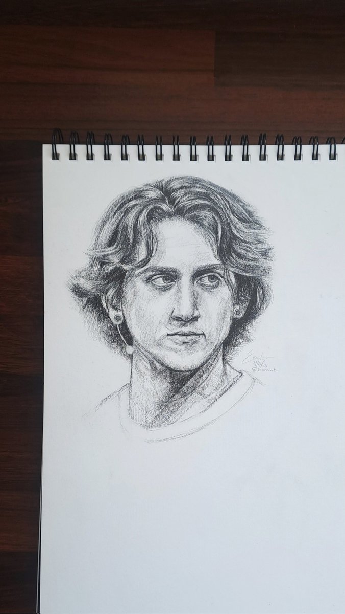 sjkdlenna's tweet photo. promised and delivered 🫡
a portrait of @endercasts 
-----
photo by @KonkolMichal on Flickr
#lec #lolesports #lolfanart #valorantfanart #vctemea https://t.co/MinhNp9KnC