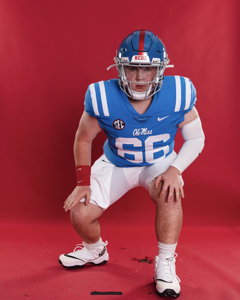 TylerMontgomer1's tweet photo. Thank you @OleMissFB for the great time and hospitality.
@_Cj3Terrell_ @CoachSchex @CoachAlexFaulk @Collins_OleMiss 
@MacCorleone74 @Rebels247 https://t.co/wQtcTRAuV1