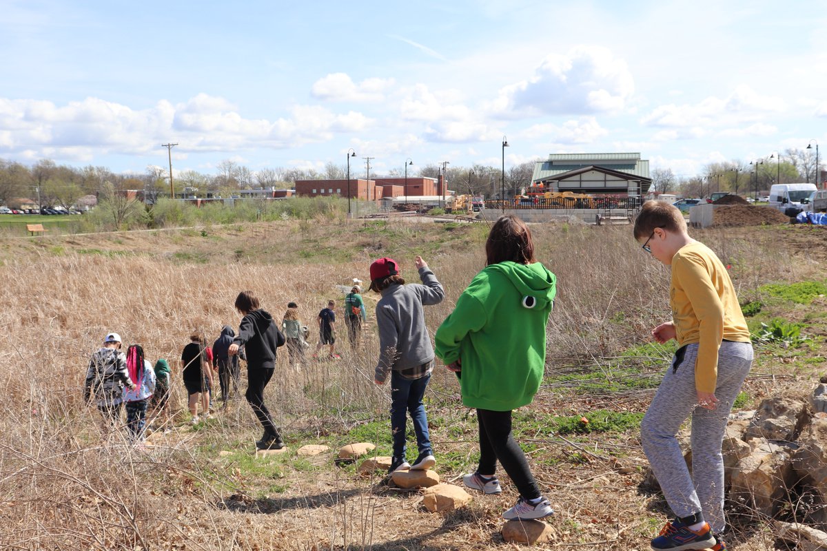 Today is the first day of spring field trips at Columbia's Agriculture Park! We are so excited to welcome 3rd and 5th graders from Columbia Public Schools to the park and have them engage in a range of hands-on learning!