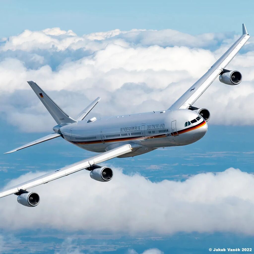 jakub_vanek's tweet photo. Special RIAT guest, German Air Force Airbus A340-313X during RIAT 2022 arrivals.

Photoflight was organized by Aviation Photocrew.

#air2air #aviationphotography #aviation #nikon #aviationphotocrew #skyvan #RIAT2022 #GermanAF #Luftwaffe #RIAT #AirTattoo … https://t.co/poNeO99mvr https://t.co/BfxAWzUiAM
