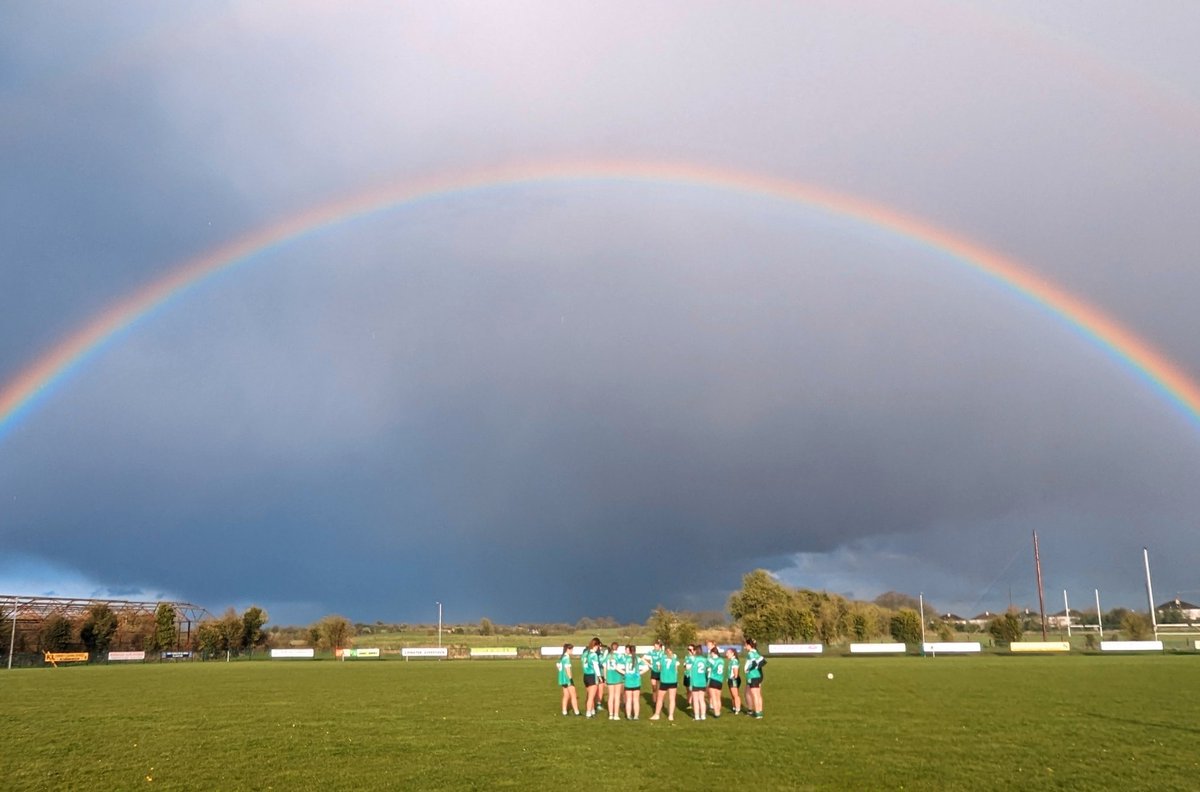 fflynn10's tweet photo. Team talk under the rainbow. Congrats @DonAshGAA  junior ladies team Vs Clonard #lgfa #meathlgfa https://t.co/n79k2i95tc