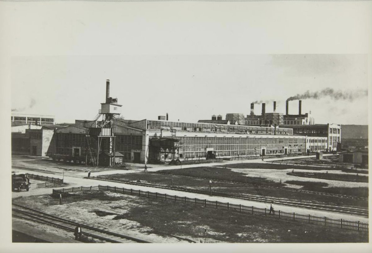 Kudos to Maximillian Gambony, one of our undergrad history majors, who will be present on 4/18 at the UIC Undergraduate Research Forum on his groundbreaking research in the Ford Corporation archives on American involvement in Soviet industrialization:
hist.uic.edu/news-stories/h…