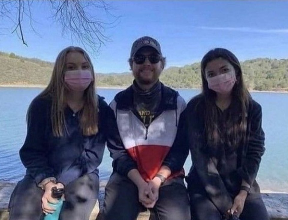 manitalazim's tweet photo. Hayır öyle bir şey görmüyorsun bu sadece normal bir foto 😂 https://t.co/HWeYq4i1sG