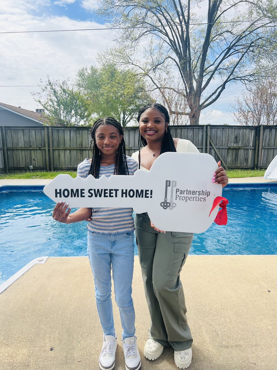Closing Day. 🔑🏠🥳

#FirstTimeHomeowner