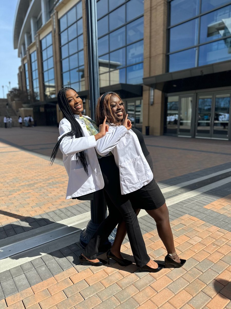 MoMedicine_'s tweet photo. #AMEC2023 was such an inspiring experience! Grateful for the opportunity to attend and surround myself with student doctors and health professionals who also express a love for medicine @SNMA #Brillianceembodied #RegionIXTakesAMEC https://t.co/xFpLbdkgAX