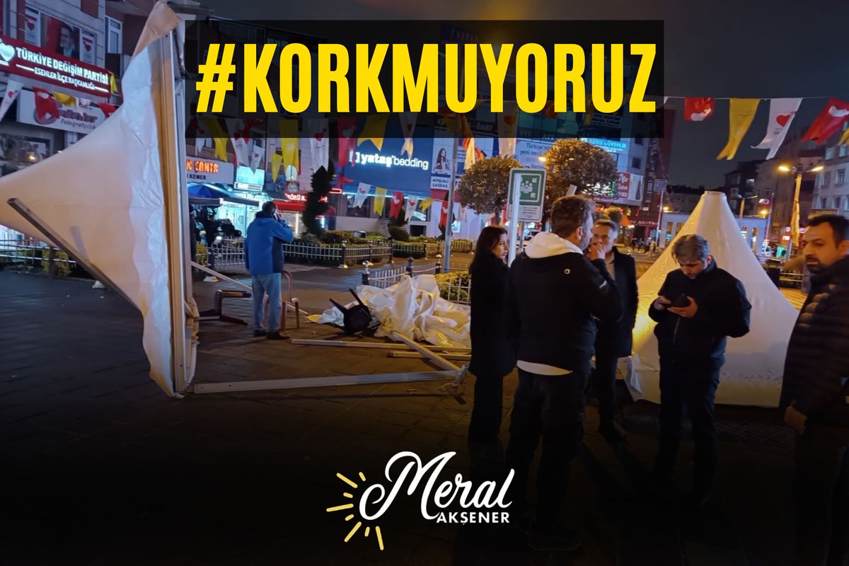 iyipartiesenler's tweet photo. Seçim çalışmaları kapsamında Esenler Cumhuriyet Meydanına kurmuş olduğumuz standımız, Esenler Belediyesi'nin sivil zabıta ekipleri tarafından parçalanmıştır.

Onlar korkuyor biz #Korkmuyoruz 
15 Mayıs’ın şafağında #TürkiyeTarihYazacak çok #AzKaldı 
@meral_aksener @CoskunYildirm34 https://t.co/wwwMQlByBH