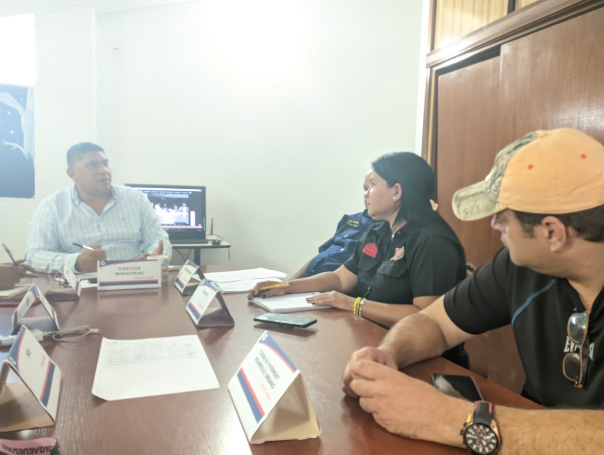 GMVV_Apure's tweet photo. DM Ing. Ernesto Ramírez, sostuvo una reunión con el equipo Minhvi y entes adscritos, para organizar la agenda de trabajo y trazar objetivos de esta semana. 

#EsteEsMiPaís

@IMVillarroel1 
@Minhvi_Oficial 
@eduardopiate2 https://t.co/32IDcmh0Q5