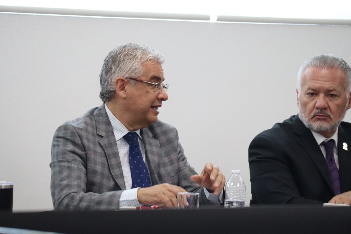 Hoy nos reunimos con los integrantes de nuestro Consejo Directivo (sector productivo) para informar y revisar el estado que guarda nuestra casa de estudios <a href="/UTMetropolitana/">UT Metropolitana de Alta Tecnología</a>.

¡Viene lo mejor!