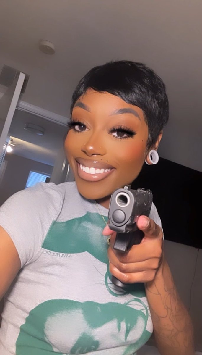 diabolicalpree's tweet photo. Y’all better be having a good day today! https://t.co/rcqO4I35IY