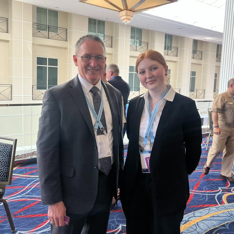 Cara Martin, AMC intern, had the opportunity to attend the 2023 Sea-Air-Space Exposition. At this event, she was able to meet Mike Stevens, the CEO of @NavyLeagueUS.

@SeaAirSpace #americanmaritimecongress #amc #usshipping #navyleague #seaairspace2023