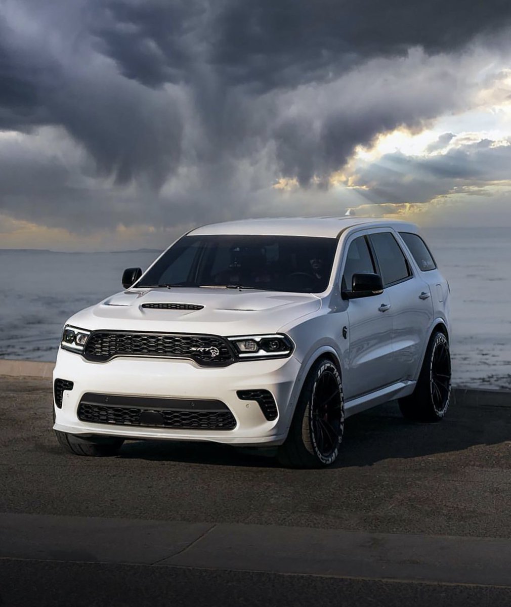 SureskyCDJR's tweet image. Ready for the storm. 🌩️

#DurangoSRT #Dodge #SureskyCDJR #middletownny #goshenny