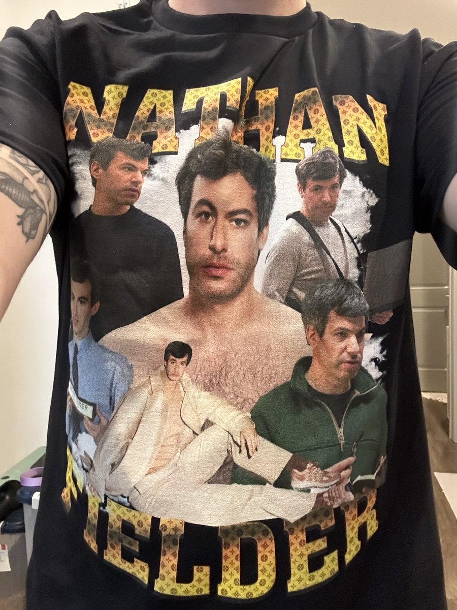 imjamesleary's tweet photo. I got a new shirt. @NathanForYouOoC https://t.co/4p1qMdr4Bh