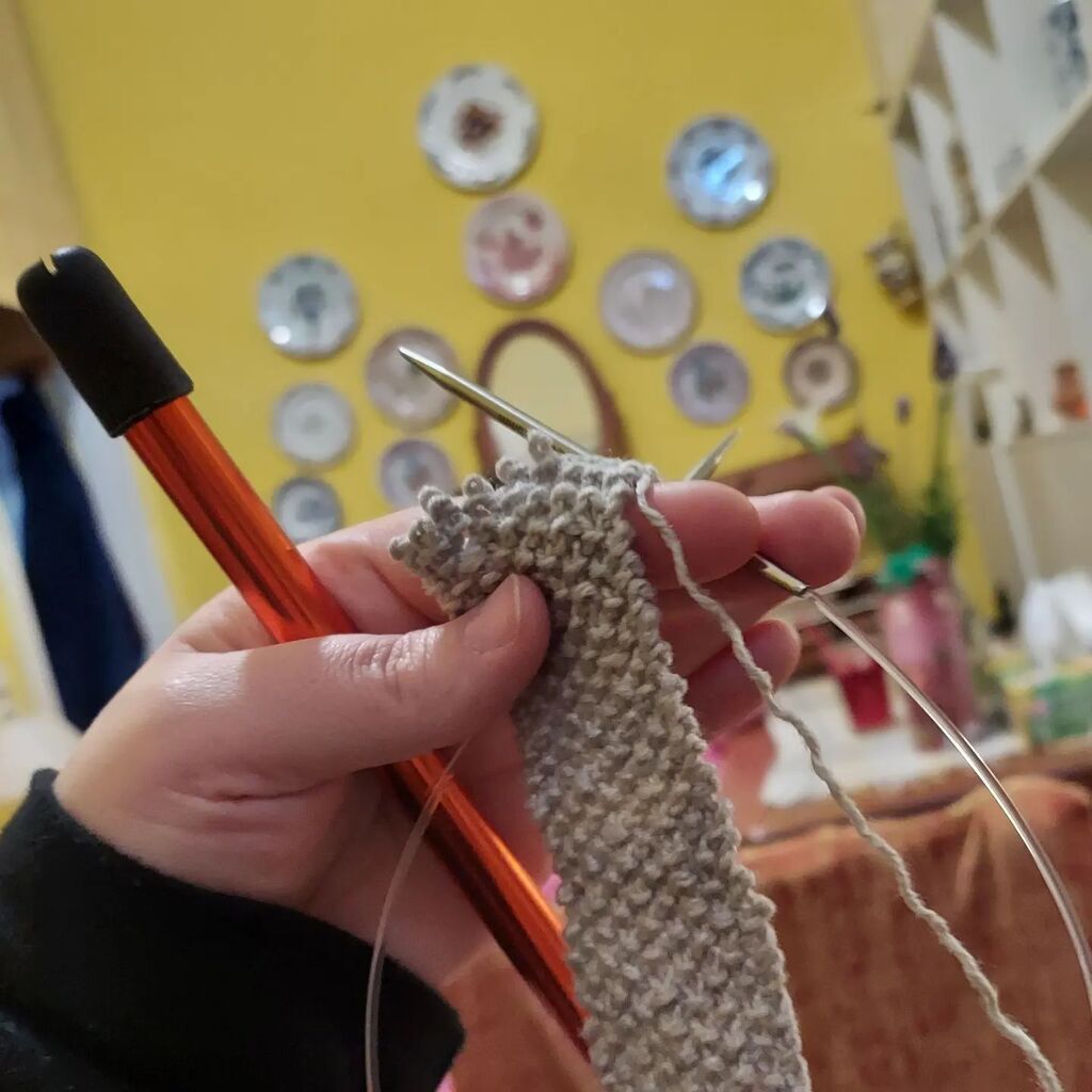 How often do you set your knitting right next to your needle minders. You'd think I'd learn. Lol! instagr.am/p/Cq3fz8rtcpa/