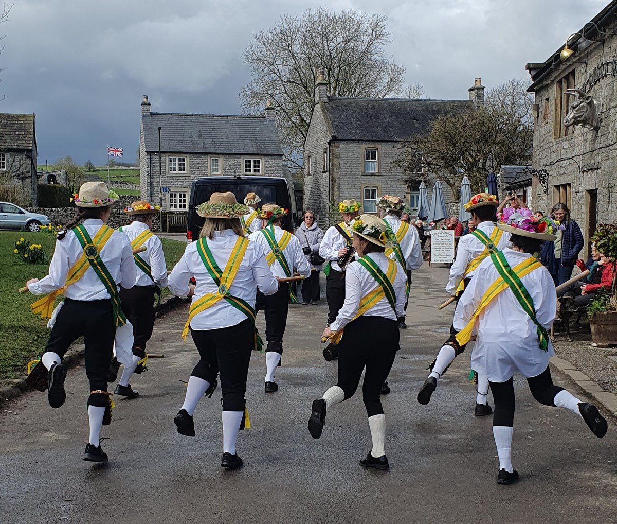 Chapel-en-le-Frith Morris tweet media