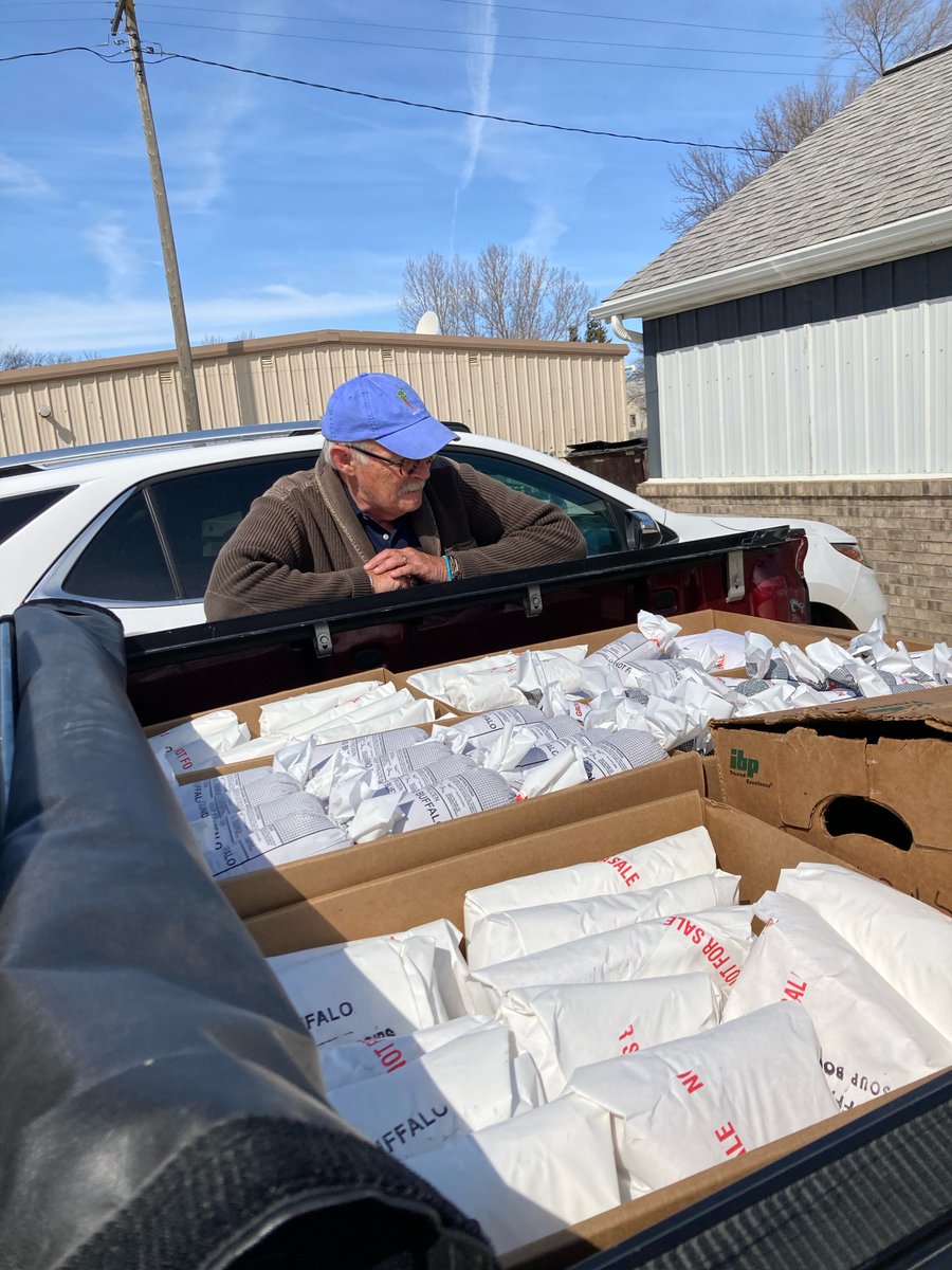TheManvsHistory's tweet photo. Picking up our 1,200 lbs of bison meat today! Very grateful for that stout old bull, who’ll be feeding several families (including my own) for the rest of the year. https://t.co/2h8pvtetE2