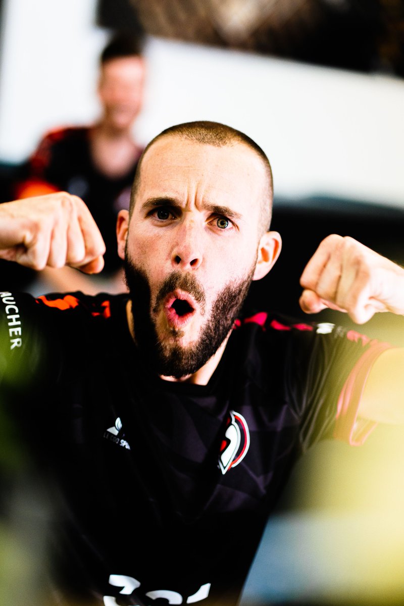 Sked_Esport's tweet photo. Ok, je viens de faire une dinguerie. Vous voulez un maillot Sked, et bien vous allez en avoir 🫣

Avec le code : LECMENROUELIBRE profitez d'une réduction de 15% sur l'ensemble de la boutique https://t.co/TBrjWnLSrY 🥵

Dépêchez vous avant que le patron ne me crame 😥 https://t.co/Hqa0rK7vjI