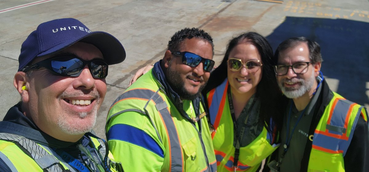 #unitedconsistencyteam hanging in the California sun in SFO! Mentoring our future!! @MikeHannaUAL @billwatts_11 @angie_gia @KevinSummerlin5 @Tobyatunited @garysneadunite1 @hawaii0875 @HatterGlad