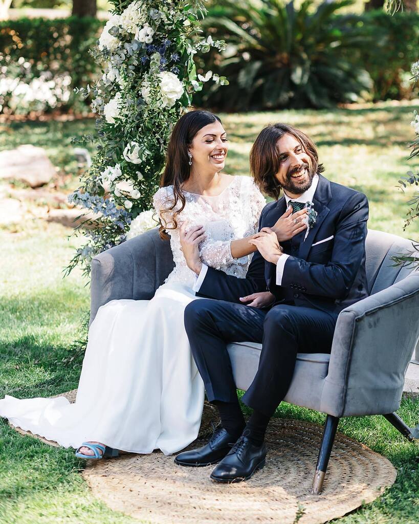 Con Luismi he aprendido la regla de los 3 likes. ¿La conocéis? 😏

A él le funcionó… 🫶🏻

#NoviosMeraki A&amp;L
Fotones @porpartedelanovia 
En @huertodesanvicente @gourmetcateringespacios 
Deco <a href="/atelierdelaflor/">Atelier de la Flor</a> 
Sonido <a href="/audioprobe/">audioprobe</a> 
MakeUp @lachicadelosrizo… instagr.am/p/Cq3jIaqNtbG/