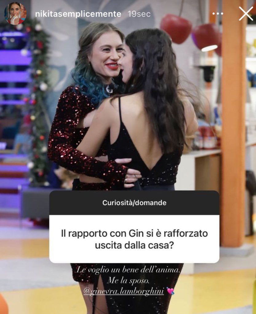 vivailtrashhh's tweet photo. Niki risponde alle domande su Instagram:

“Il rapporto con Gin si è rafforzato
uscita dalla casa?”
“Le voglio un bene dell’anima.
Me la sposo.”✨

Le #nikevra spaccano tutto anche fuori!❤️‍🔥 
@Uraganonikita @GineLamborghini 
 #GFvip #nikiters #Gintonic https://t.co/dMFVr3adC7