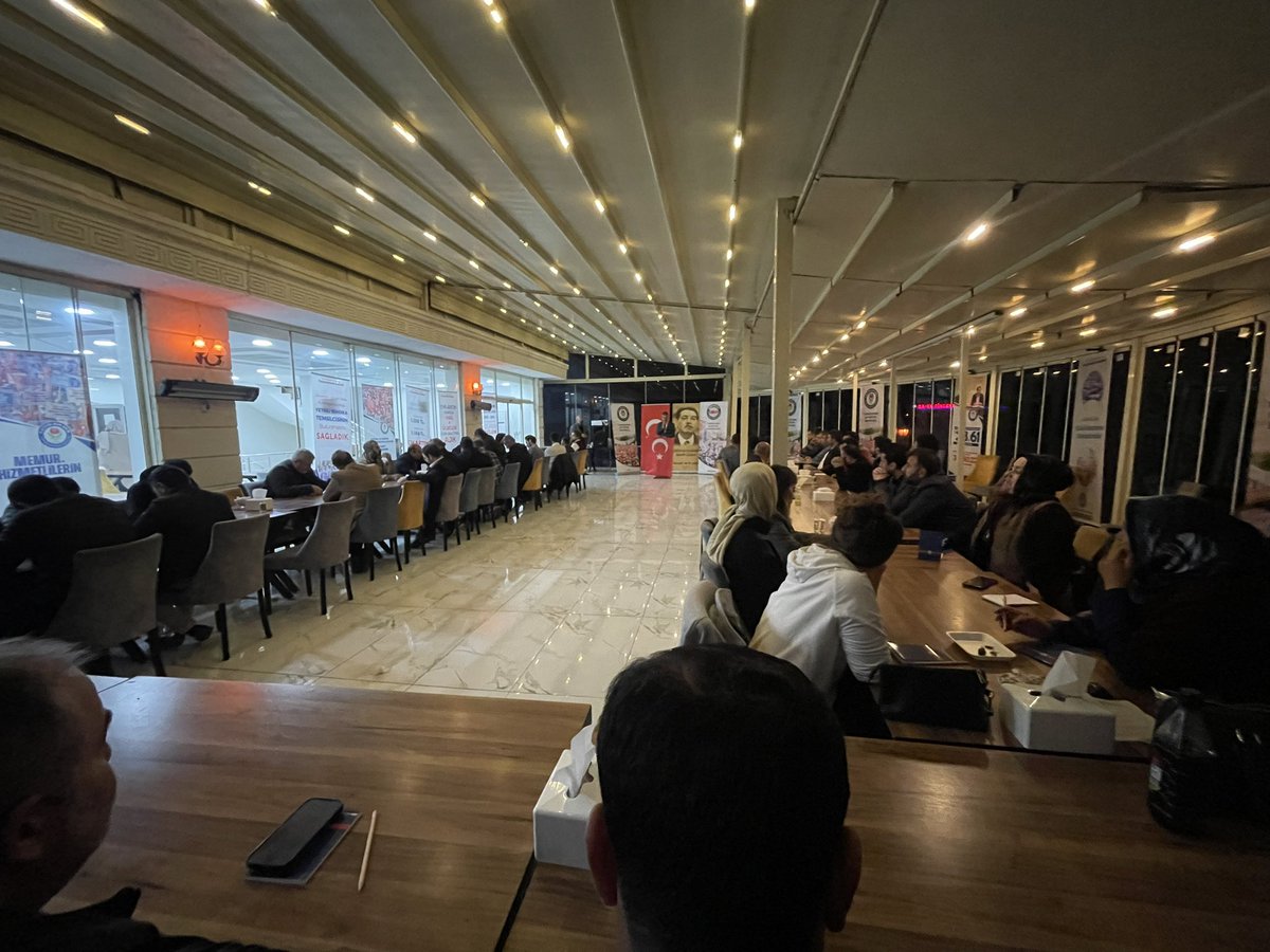 #EğitimBirSen olarak yetkili olduğumuz günden bugüne 90 üzerinde kazanıma imza atan biziz.
-Kadroya geçen meslektaşlarımızın #EşÖzrü hakkını alacak olan yine biziz
-1.dereceye yükselen tüm kamu görevlilerinin ek göstergelerinin 3600’e yükseltilmesini sağlayacak olan yine biziz.