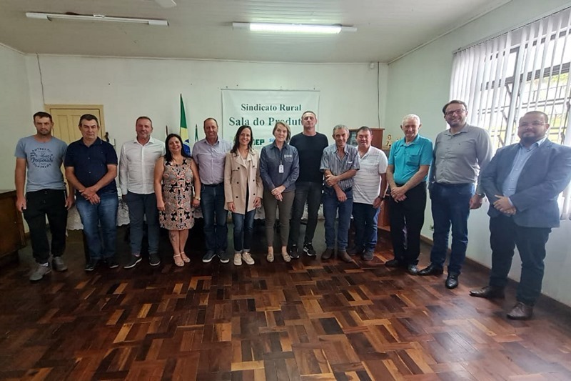 riomaframix's tweet image. Nova diretoria do Sindicato Rural de Rio Negro é empossada 👈

Leia a matéria completa no site: riomaframix.com.br

📸: Divulgação/Robson Komochena

#SindicatoRural #RioNegro #Posse #Diretoria #ConselhoFiscal #ProdutoresRurais