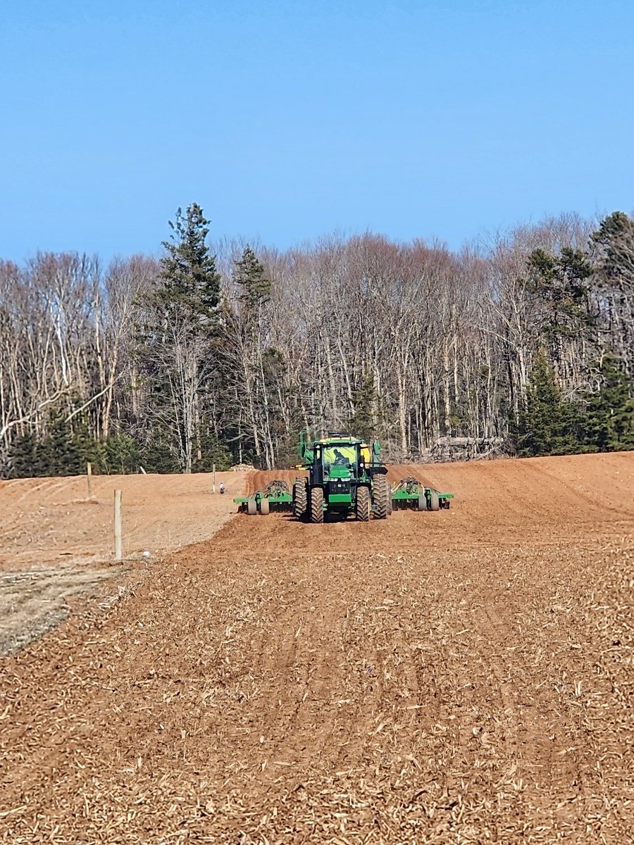 MikeS670's tweet photo. Nice and dry around here this spring,  it's go time. https://t.co/QP1HjrwRy8