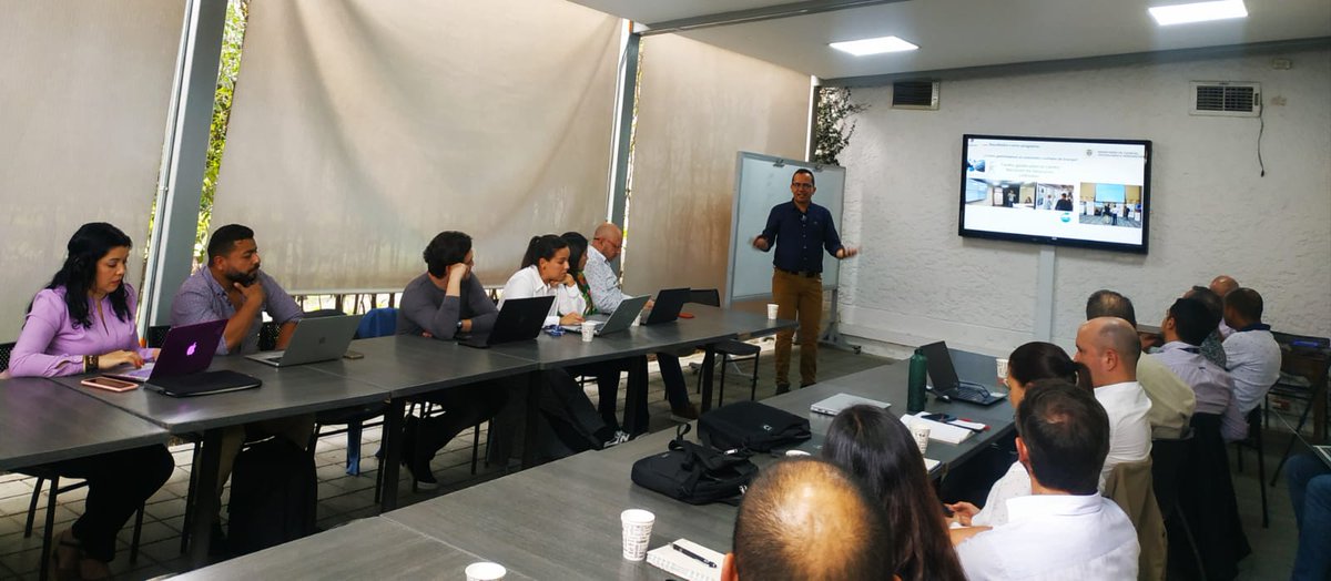 Energetica2030's tweet photo. Hoy desde Energética 2030, le damos la bienvenida a la Misión de Apoyo a la Implementación del Proyecto #Paces del @ICETEX y el @BancoMundial. Con el Director Científico @jairojespinosa y los 10 directores de los proyectos, recibimos a @MincienciasCo, @Mineducacion en @fminas🙌. https://t.co/zqe9PZ3XZV