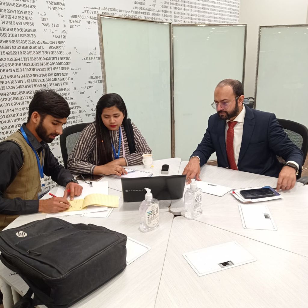 publiclysimple's tweet photo. I was invited as Mentor by Startup Weekend Lahore's Host Team at @NICLahore ,#lums.The startups I mentored one got first position and other was runner-up. Glad to see how talented &amp; hardworking young entrepreneurs are. #entrepreneurship #business #incubation #mentorship #startup https://t.co/cmtcRF8hyF