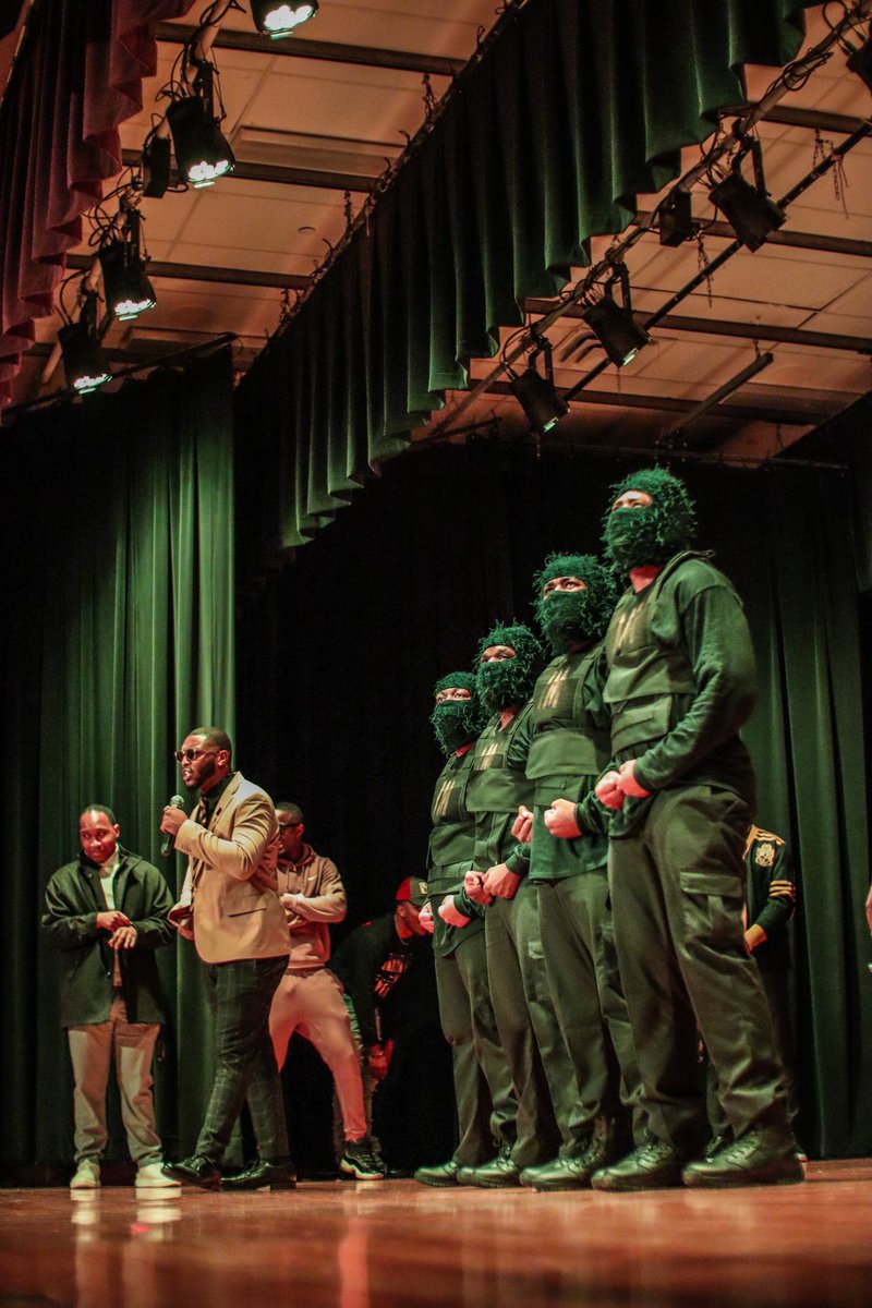 theHOUFF©️ tweet media