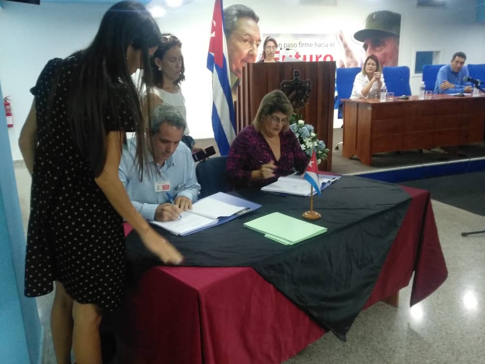 En la tarde de hoy se efectuó en la sede del Ministerio del Transporte la ceremonia de entrega y recepción del cargo de Viceministro del Transporte.
facebook.com/10881328746007…