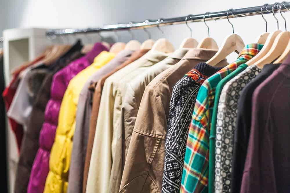 greggfranklinRE's tweet photo. Have a #messybedroom? Try sorting clothes by season and soon the room will look #tidier and more organized. https://t.co/5V0o6Ic3wj https://t.co/5NUaBxNcCO