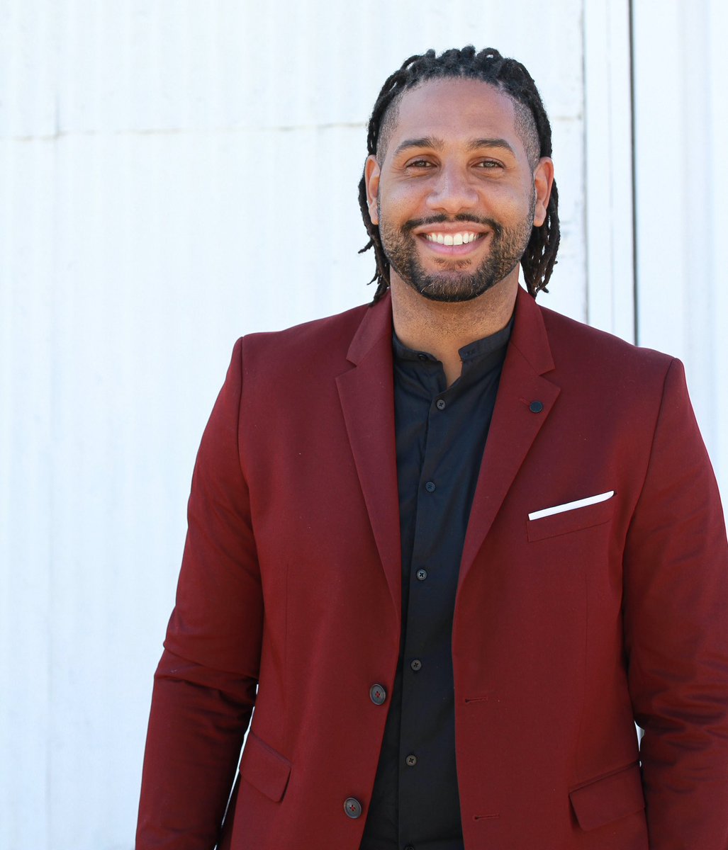 LAWeeklyArts's tweet photo. #MeetAnArtistMonday: Brian Peterson. Peterson’s love for art, beauty, community & all mankind inspires striking, vivid portraits & murals around SoCal & the U.S. Last month he unveiled a new mural at food justice nonprofit #FoodForward’s Produce Pit Stop. https://t.co/DMJNkZm6Zr https://t.co/7cBvatuVOJ