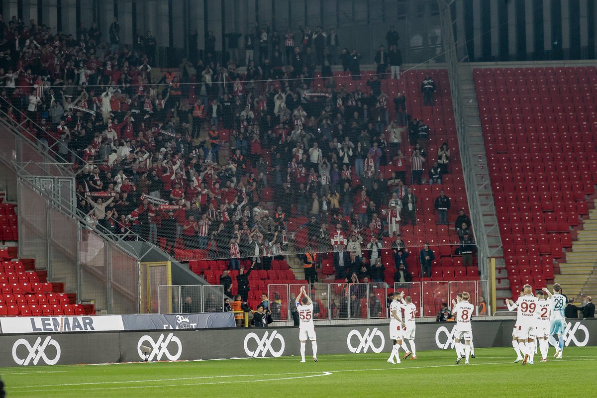 Bugün Günlerden ŞAMPİYON SAMSUNSPOR!
#SamsununMaçıVar 

#Samsunspor #Samsun