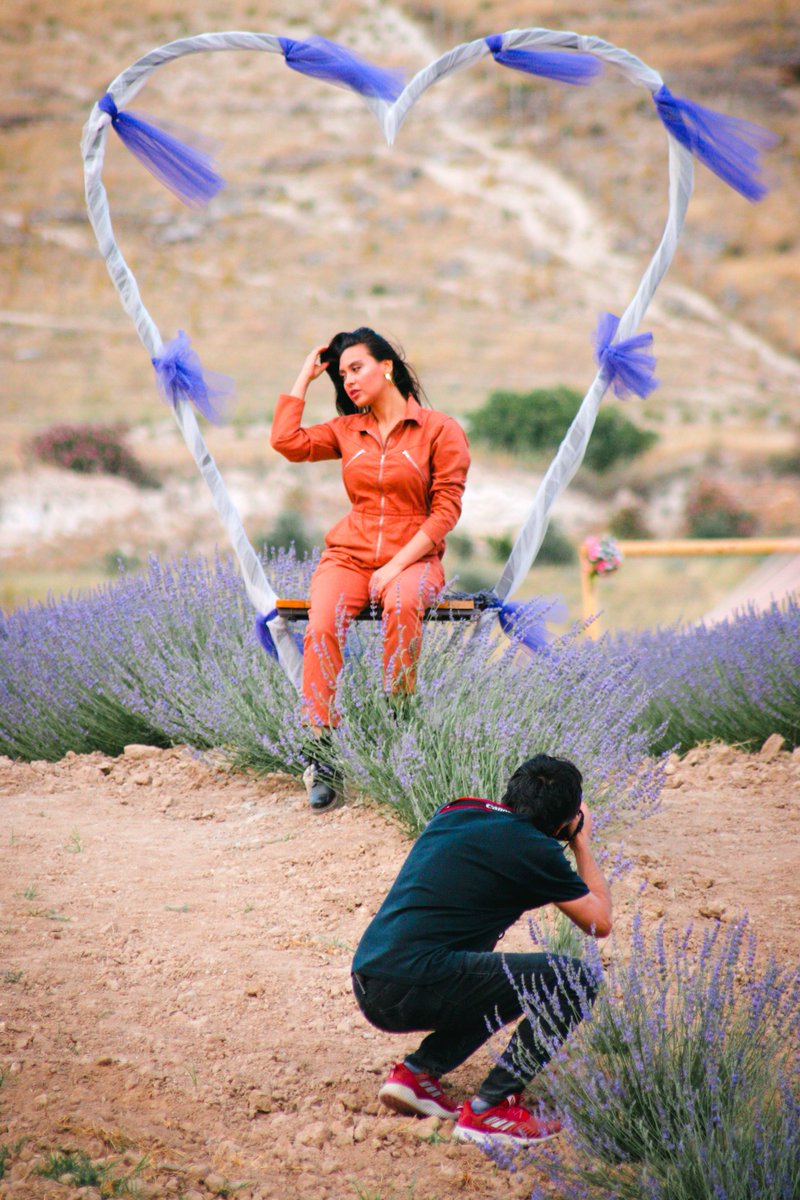 yaptığınız işi sevin ki
sevdiğiniz işi yapabilesiniz.